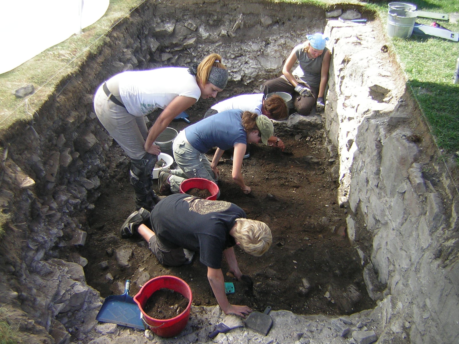 Fouilles archéologique sur le site de la Grande Ferme, Côte-de-Beaupré. Photo Artéfactuel aa